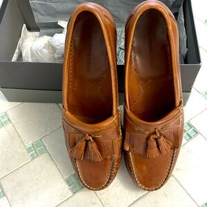 Johnston & Murphy tassel loafers size 11 medium, beautiful leather.